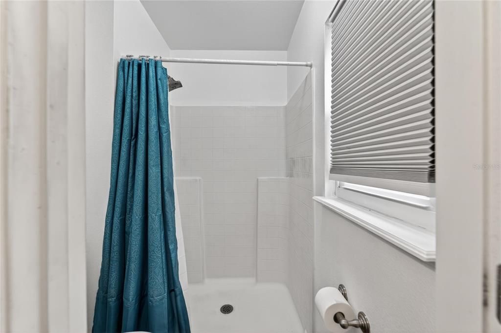 Activo con contrato: $376,000 (4 camas, 2 baños, 2200 Pies cuadrados)