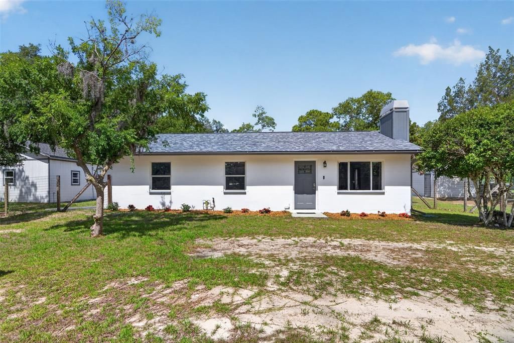 For Sale: $325,000 (3 beds, 2 baths, 1176 Square Feet)