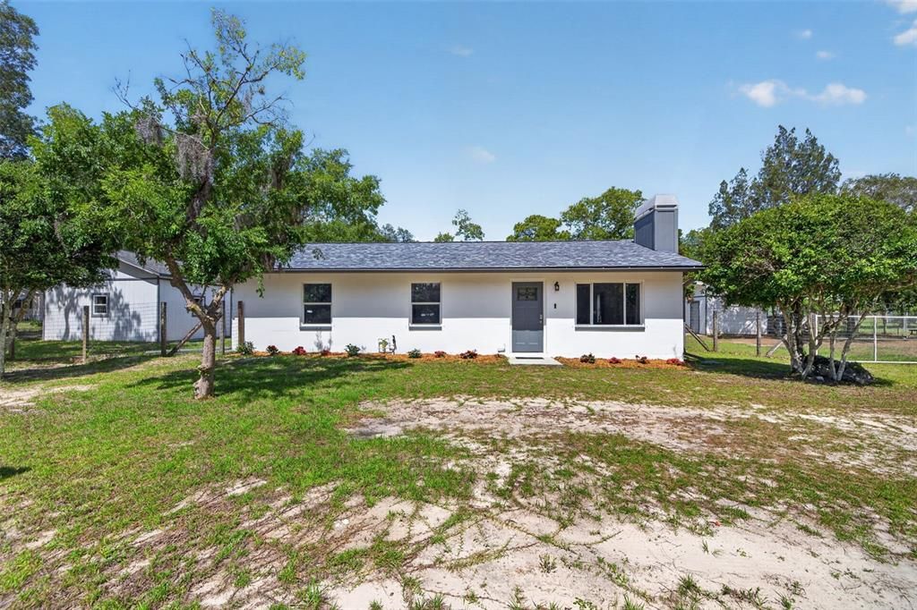For Sale: $325,000 (3 beds, 2 baths, 1176 Square Feet)