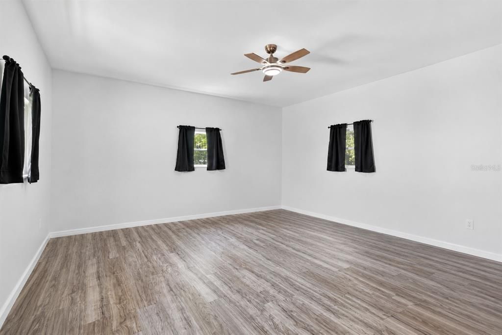 For Sale: $325,000 (3 beds, 2 baths, 1176 Square Feet)