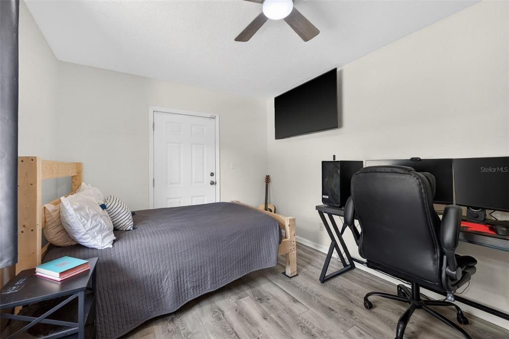 For Sale: $325,000 (3 beds, 2 baths, 1176 Square Feet)