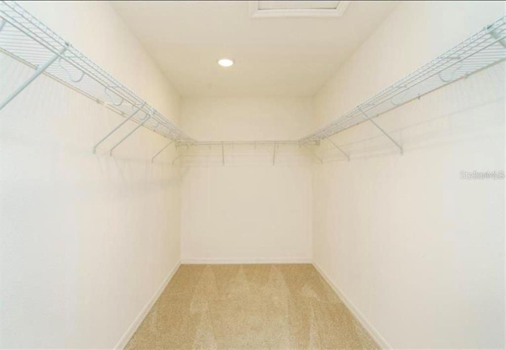 For Rent: $3,000 (5 beds, 3 baths, 3219 Square Feet)