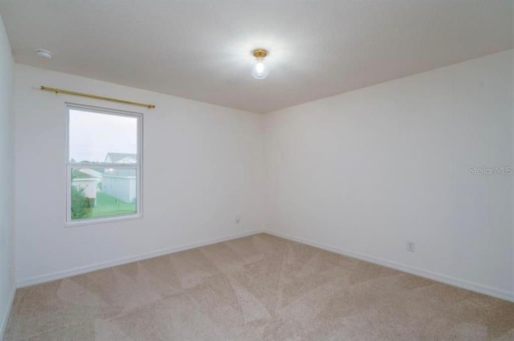 For Rent: $3,000 (5 beds, 3 baths, 3219 Square Feet)