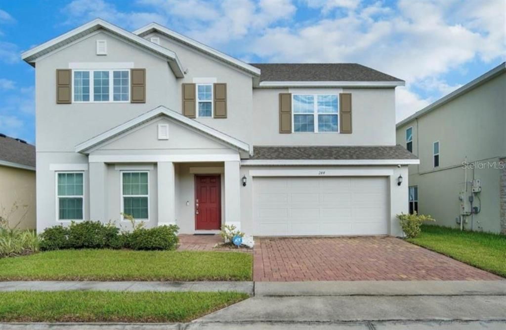 For Rent: $3,000 (5 beds, 3 baths, 3219 Square Feet)