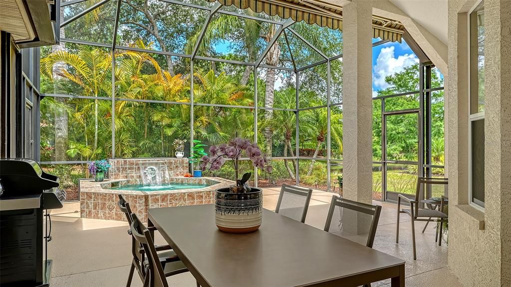 En Venta: $695,000 (3 camas, 2 baños, 2224 Pies cuadrados)