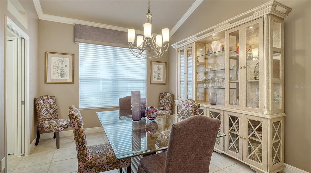 En Venta: $695,000 (3 camas, 2 baños, 2224 Pies cuadrados)