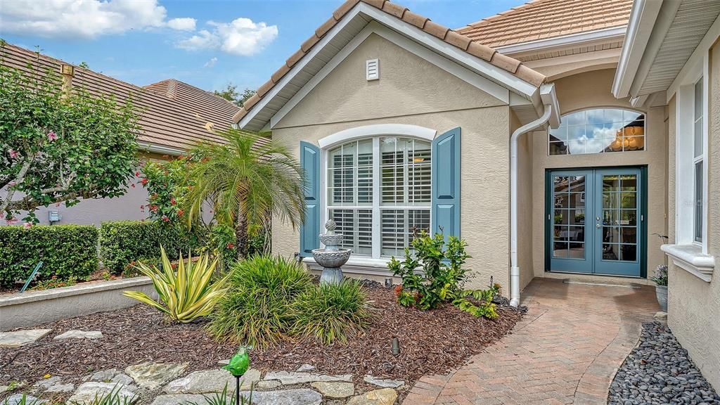 En Venta: $695,000 (3 camas, 2 baños, 2224 Pies cuadrados)