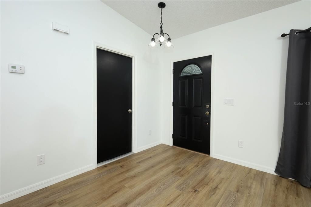 For Sale: $315,000 (3 beds, 2 baths, 1636 Square Feet)