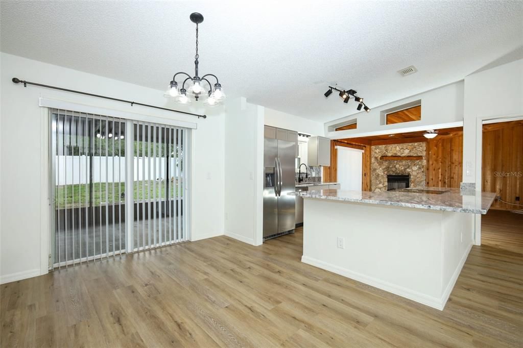 For Sale: $315,000 (3 beds, 2 baths, 1636 Square Feet)