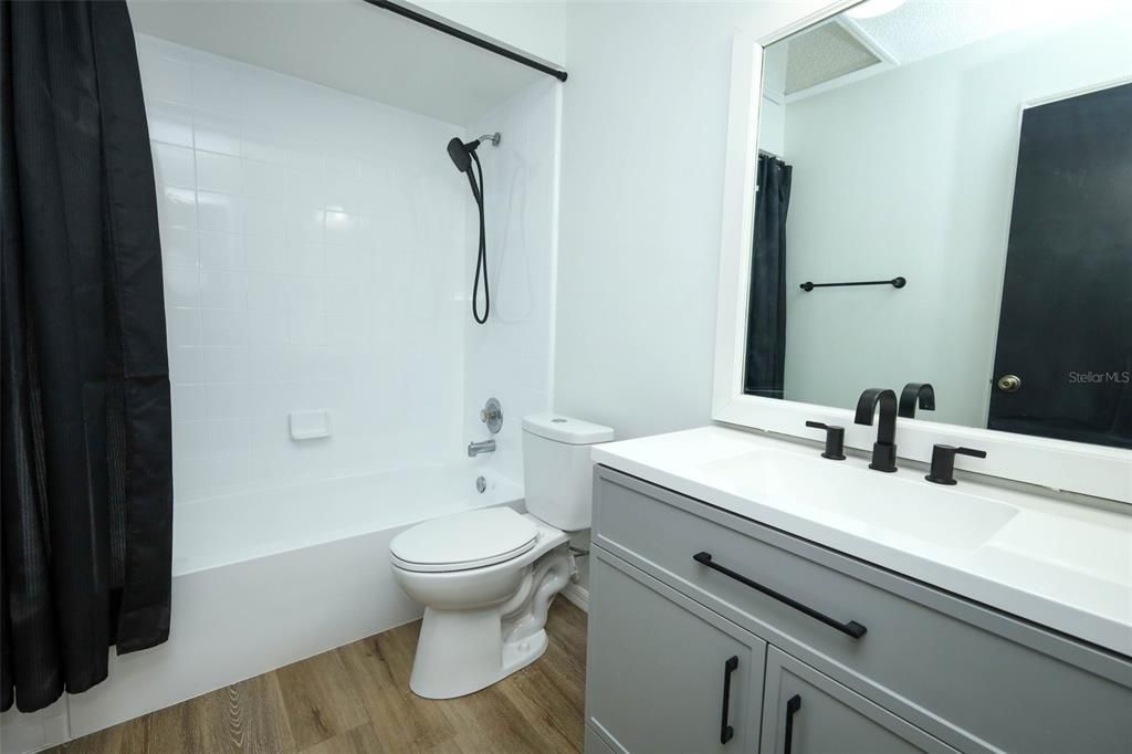 For Sale: $315,000 (3 beds, 2 baths, 1636 Square Feet)