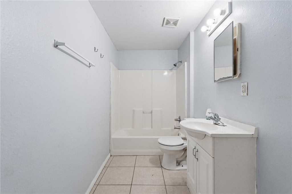На продажу: $199,900 (3 спален, 2 ванн, 1279 Квадратных фут)