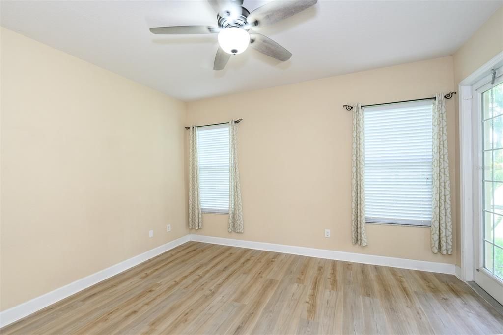 For Sale: $255,000 (2 beds, 2 baths, 1306 Square Feet)