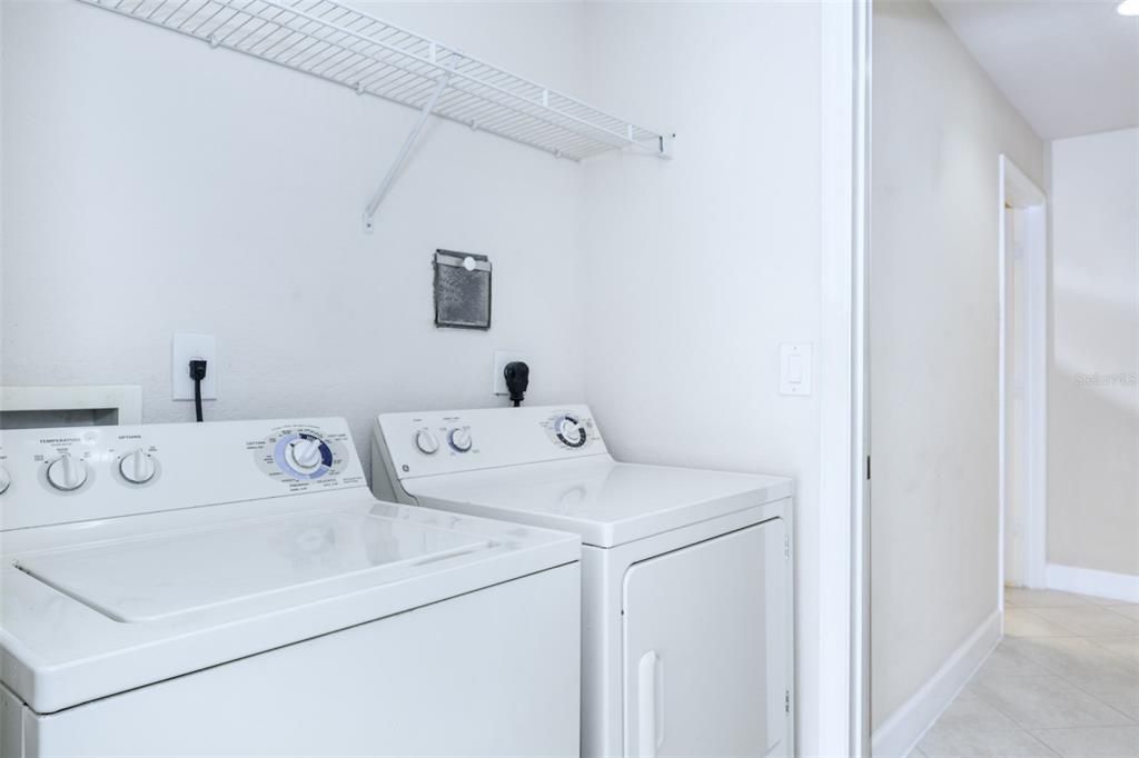 For Sale: $255,000 (2 beds, 2 baths, 1306 Square Feet)