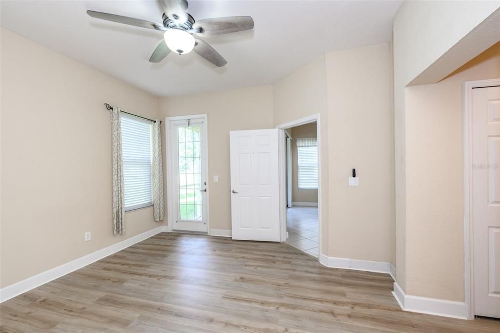 For Sale: $255,000 (2 beds, 2 baths, 1306 Square Feet)