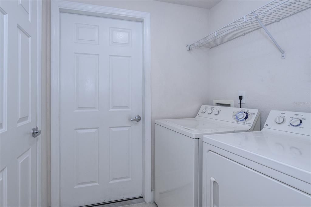 For Sale: $255,000 (2 beds, 2 baths, 1306 Square Feet)