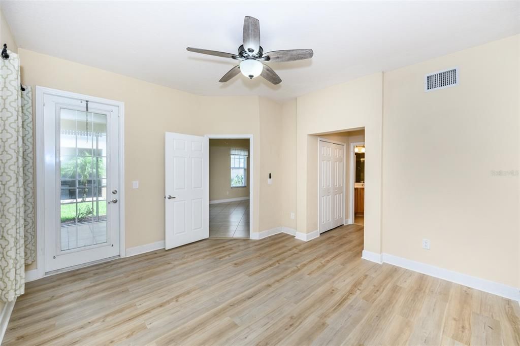 For Sale: $255,000 (2 beds, 2 baths, 1306 Square Feet)