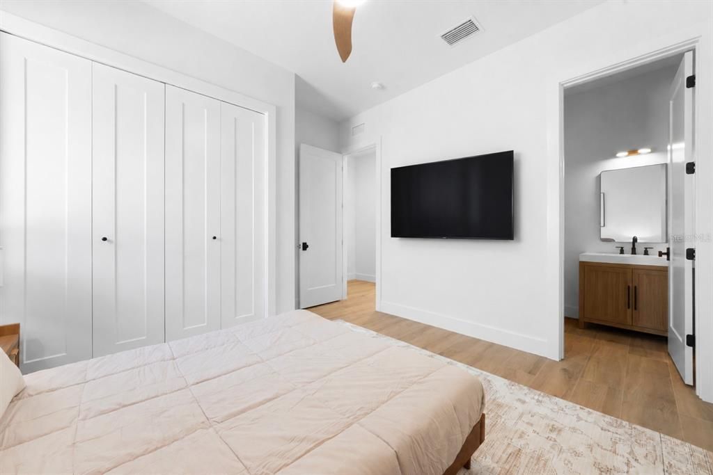 For Sale: $1,400,000 (4 beds, 3 baths, 2720 Square Feet)