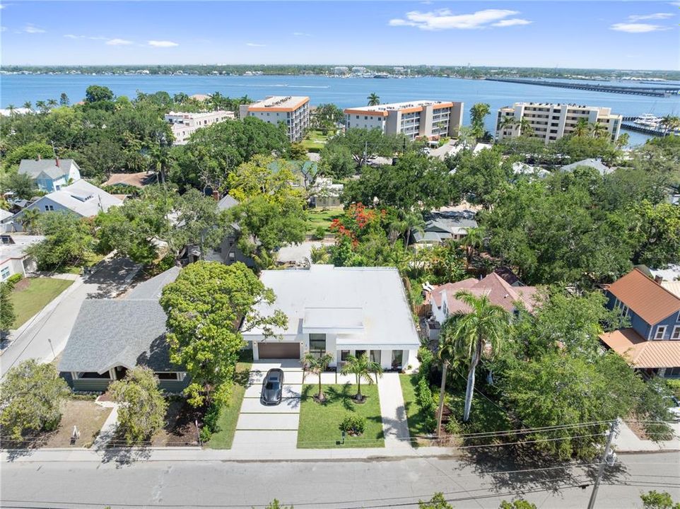 For Sale: $1,400,000 (4 beds, 3 baths, 2720 Square Feet)