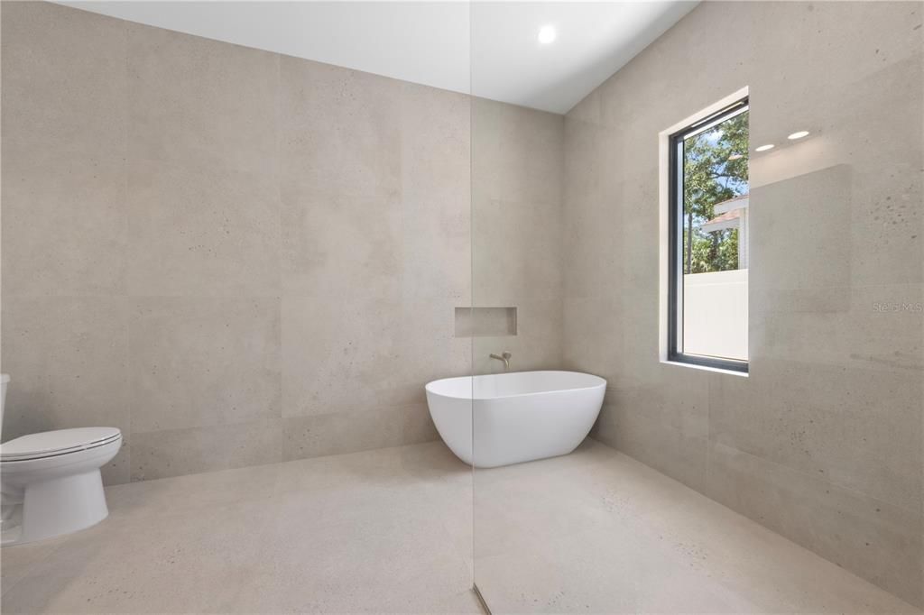 For Sale: $1,400,000 (4 beds, 3 baths, 2720 Square Feet)