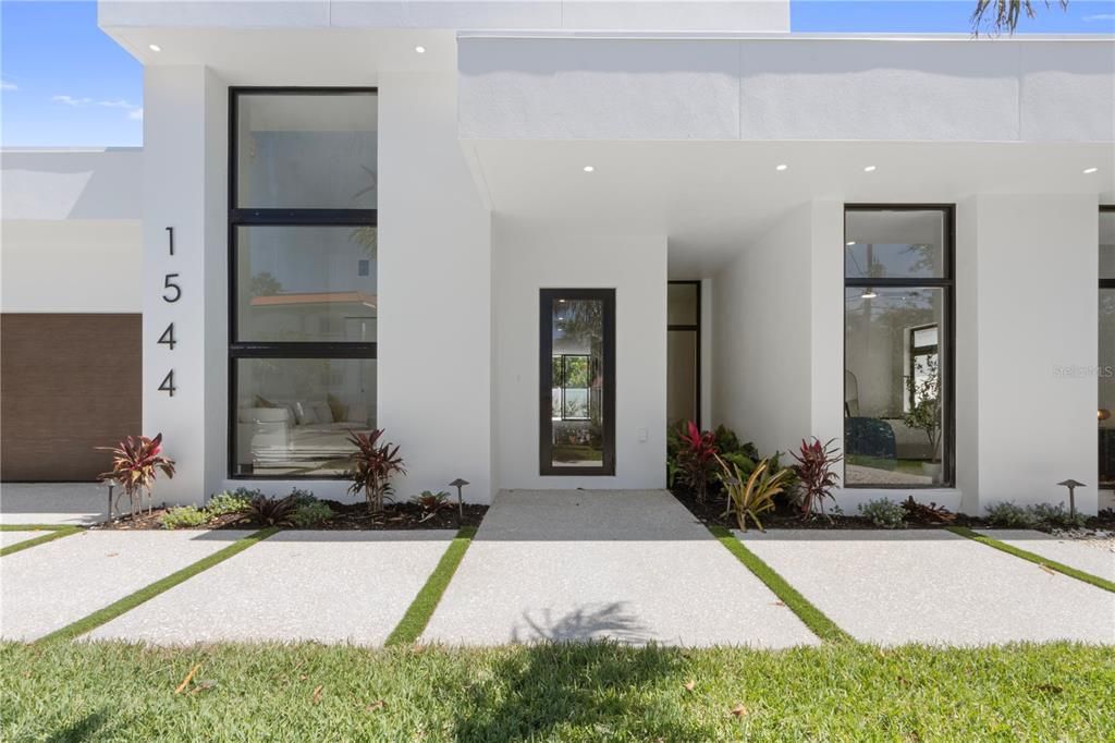 For Sale: $1,400,000 (4 beds, 3 baths, 2720 Square Feet)
