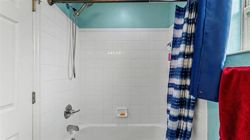 En Venta: $290,000 (3 camas, 2 baños, 1299 Pies cuadrados)