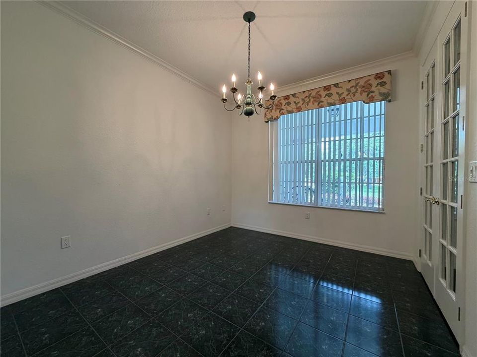 Activo con contrato: $425,000 (4 camas, 3 baños, 1873 Pies cuadrados)