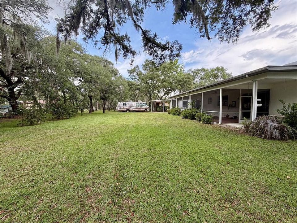Activo con contrato: $425,000 (4 camas, 3 baños, 1873 Pies cuadrados)