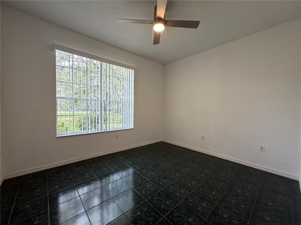 Activo con contrato: $425,000 (4 camas, 3 baños, 1873 Pies cuadrados)