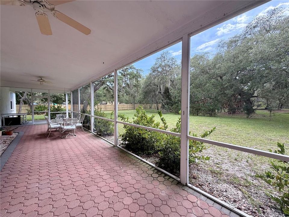Activo con contrato: $425,000 (4 camas, 3 baños, 1873 Pies cuadrados)