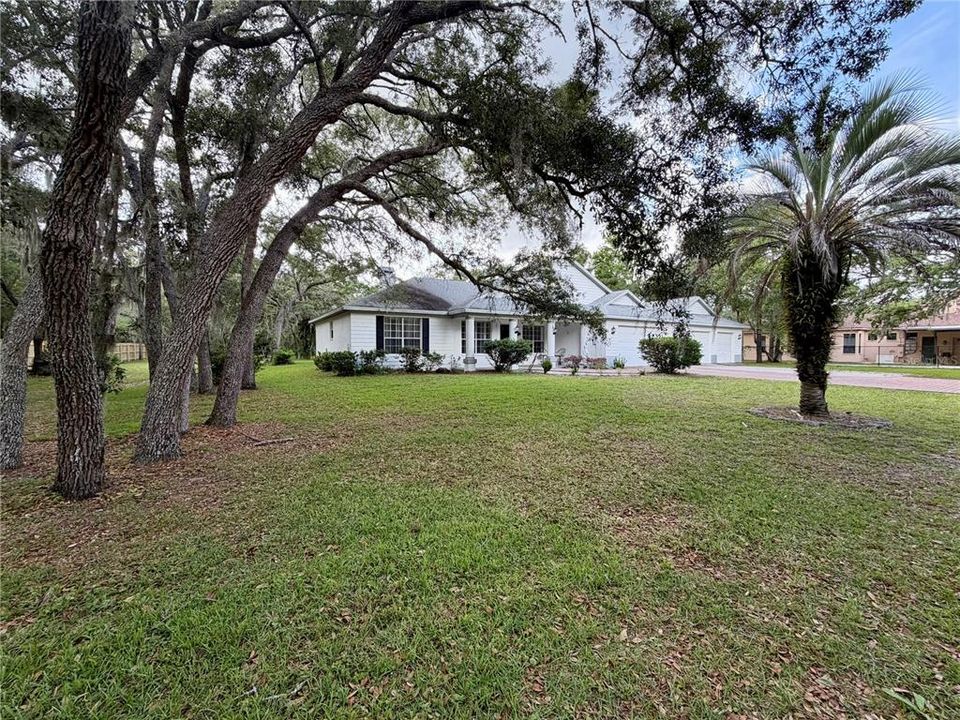 Activo con contrato: $425,000 (4 camas, 3 baños, 1873 Pies cuadrados)