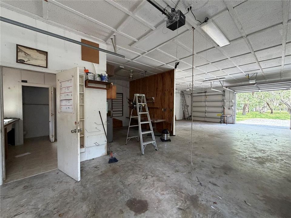 Activo con contrato: $425,000 (4 camas, 3 baños, 1873 Pies cuadrados)