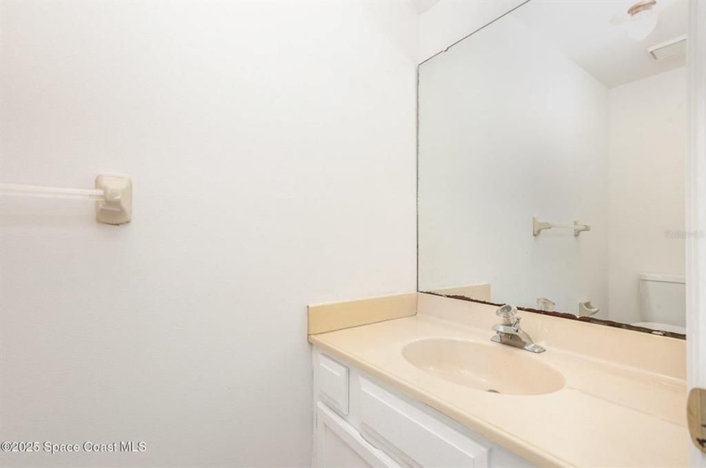 For Sale: $160,000 (2 beds, 2 baths, 1404 Square Feet)