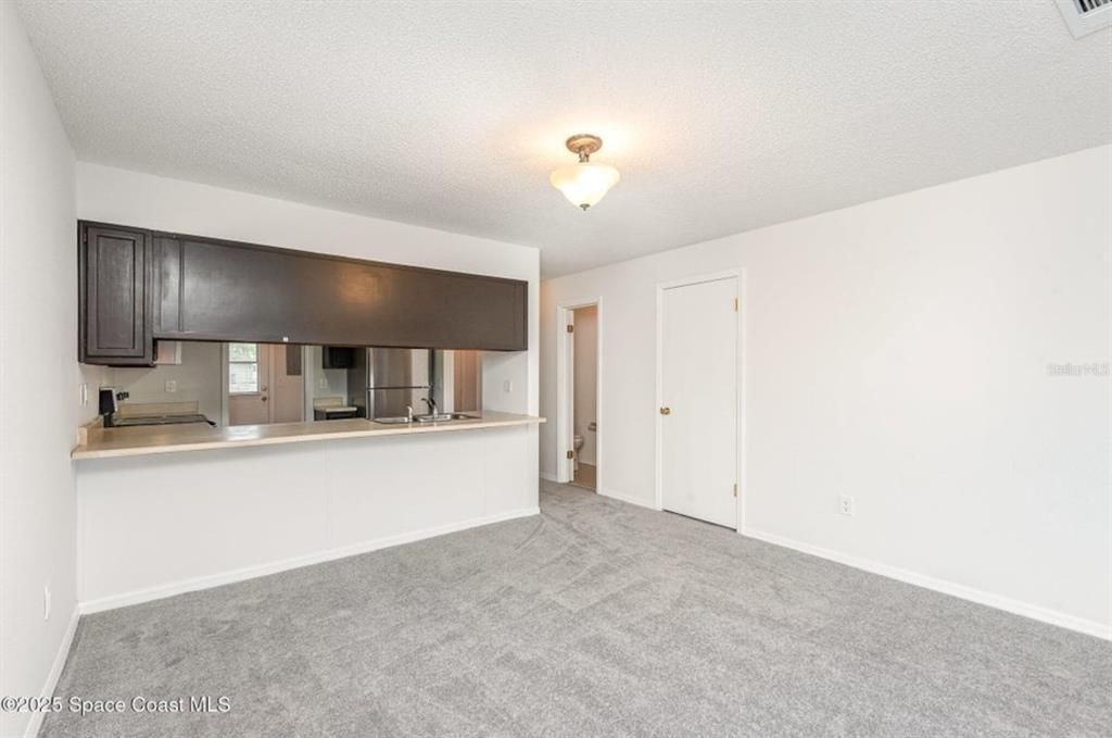 For Sale: $160,000 (2 beds, 2 baths, 1404 Square Feet)