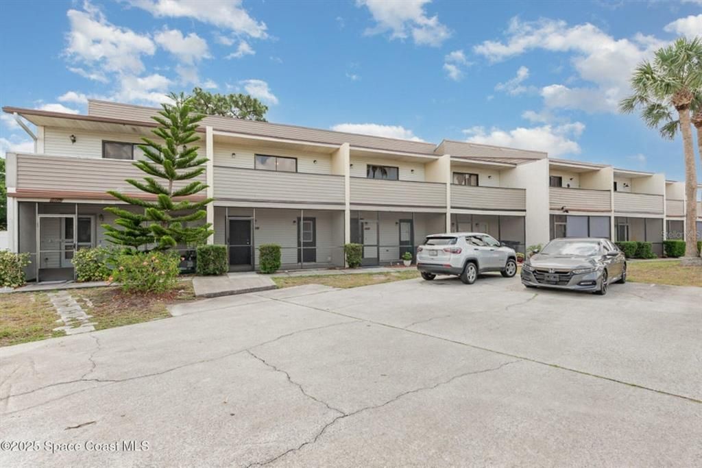 For Sale: $160,000 (2 beds, 2 baths, 1404 Square Feet)