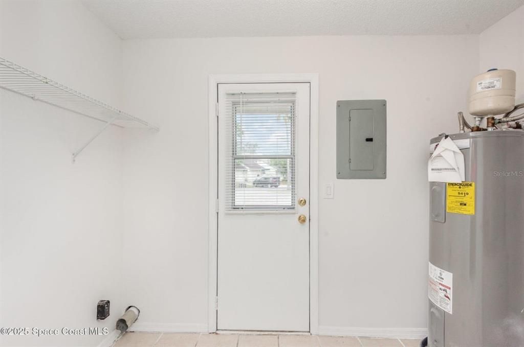 For Sale: $160,000 (2 beds, 2 baths, 1404 Square Feet)