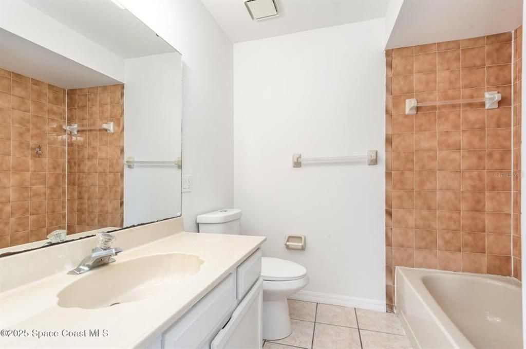 For Sale: $160,000 (2 beds, 2 baths, 1404 Square Feet)