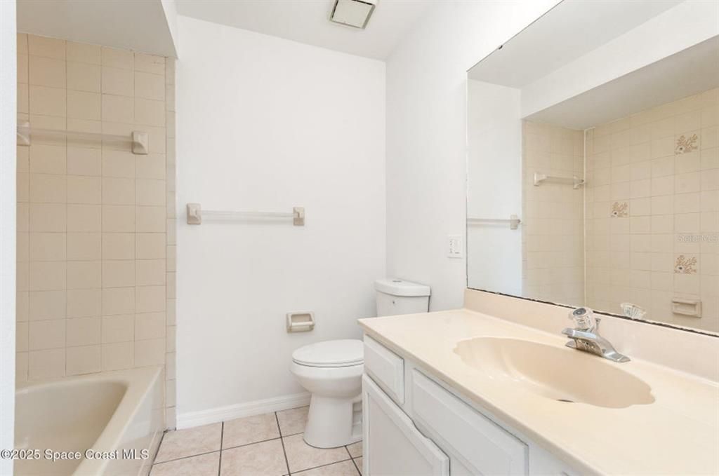 For Sale: $160,000 (2 beds, 2 baths, 1404 Square Feet)