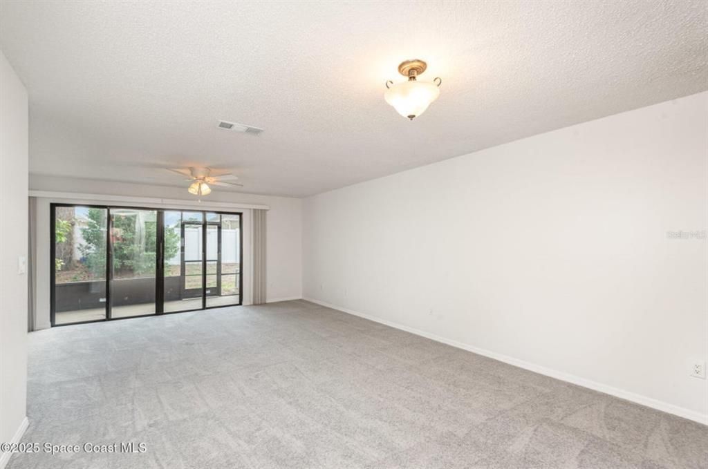 For Sale: $160,000 (2 beds, 2 baths, 1404 Square Feet)