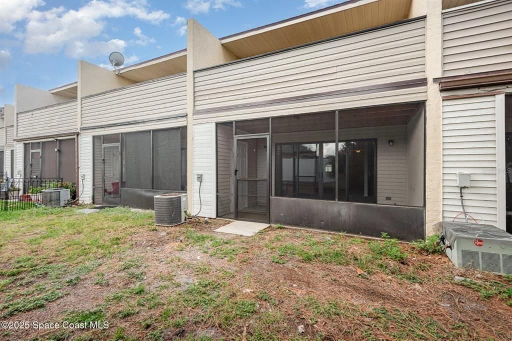 For Sale: $160,000 (2 beds, 2 baths, 1404 Square Feet)