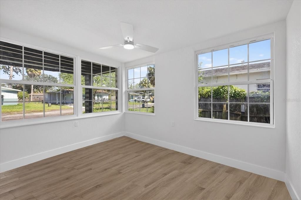 For Sale: $189,900 (3 beds, 2 baths, 1138 Square Feet)