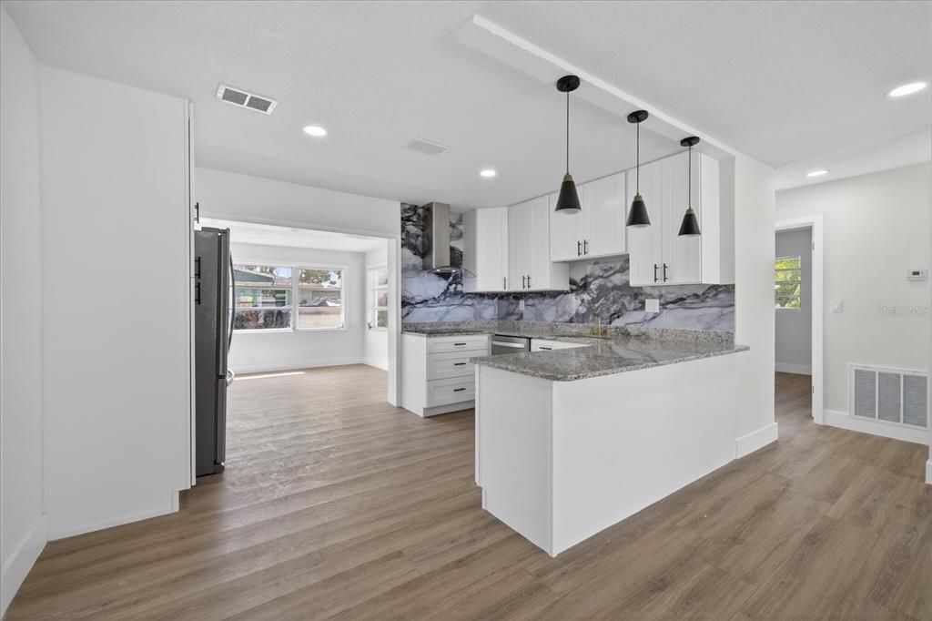 For Sale: $189,900 (3 beds, 2 baths, 1138 Square Feet)