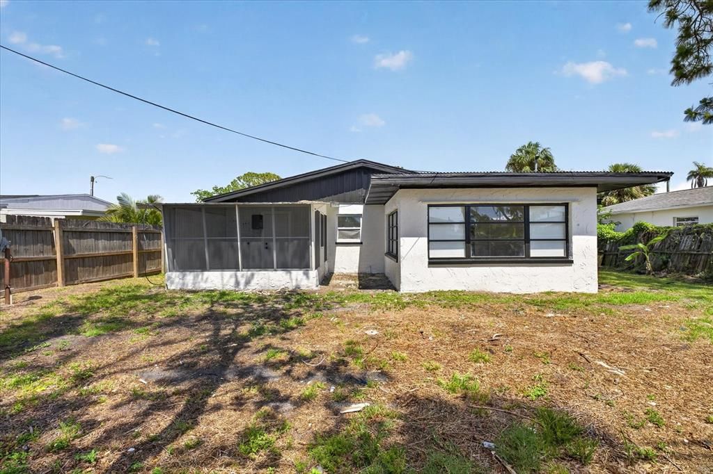 For Sale: $189,900 (3 beds, 2 baths, 1138 Square Feet)