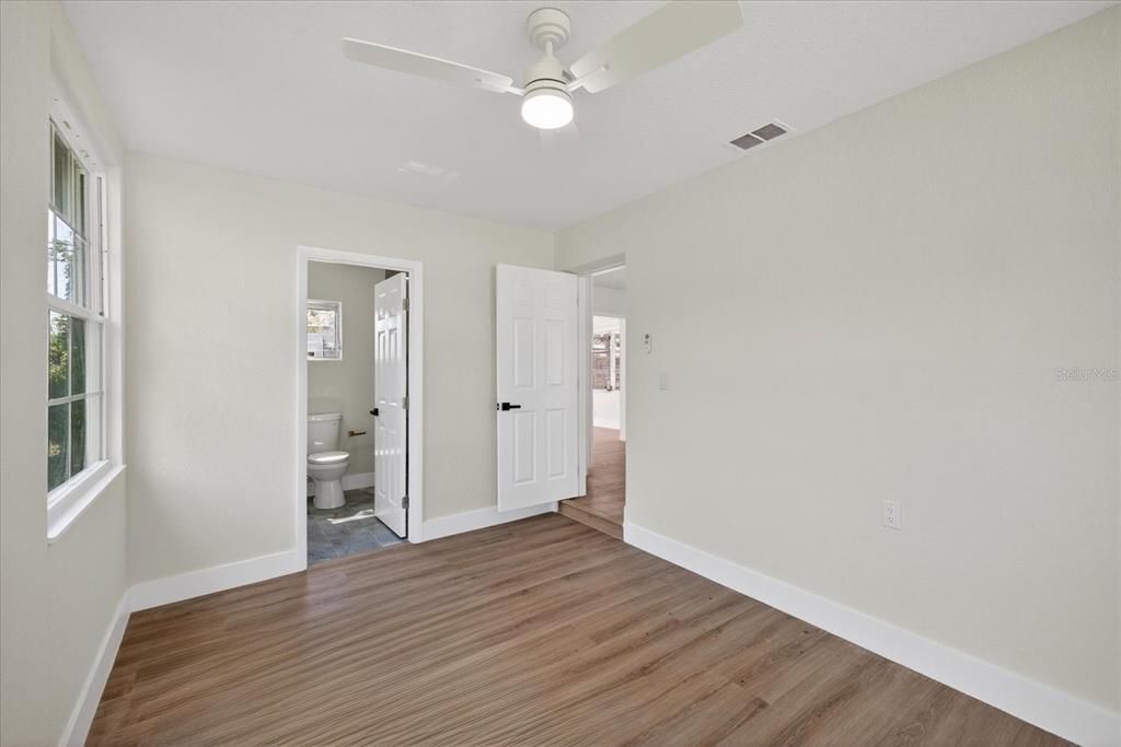 For Sale: $189,900 (3 beds, 2 baths, 1138 Square Feet)