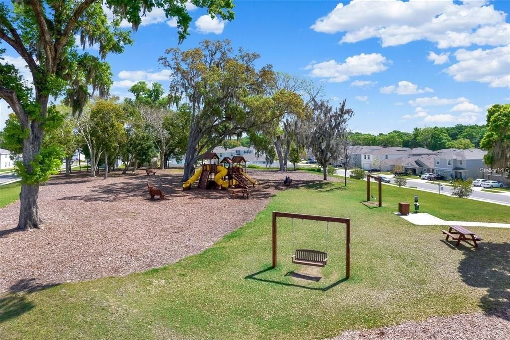 For Sale: $435,000 (5 beds, 3 baths, 2605 Square Feet)