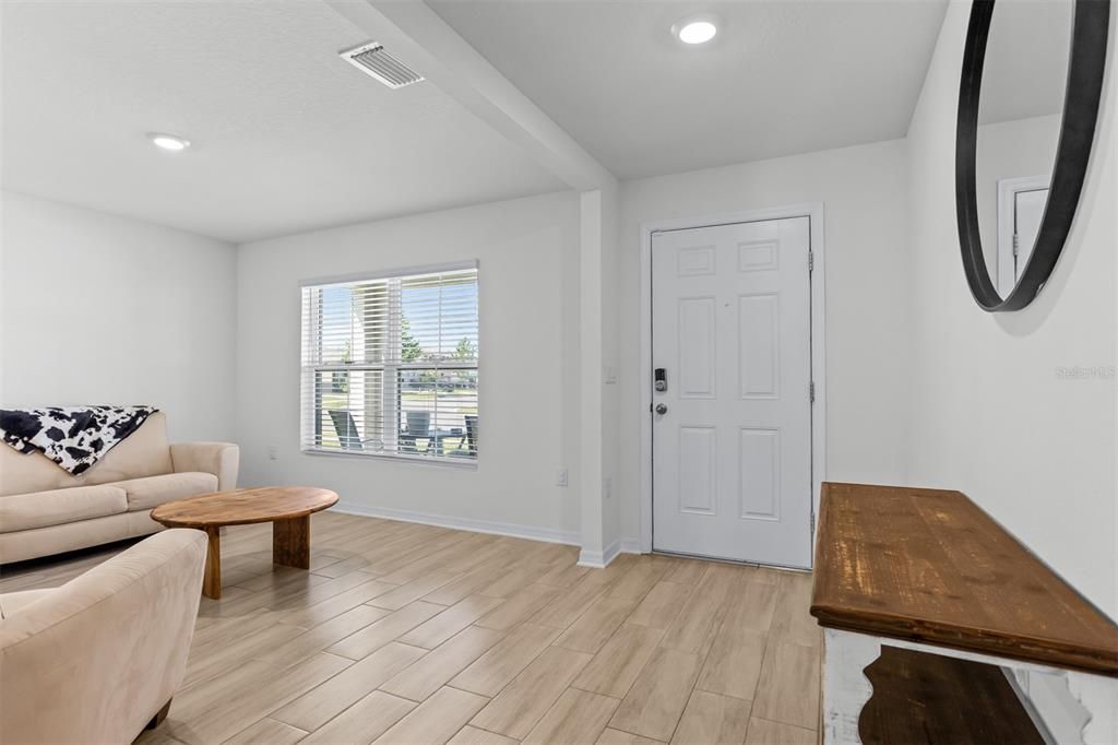 For Sale: $435,000 (5 beds, 3 baths, 2605 Square Feet)