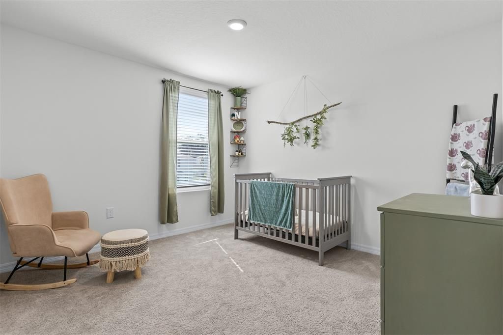 For Sale: $435,000 (5 beds, 3 baths, 2605 Square Feet)