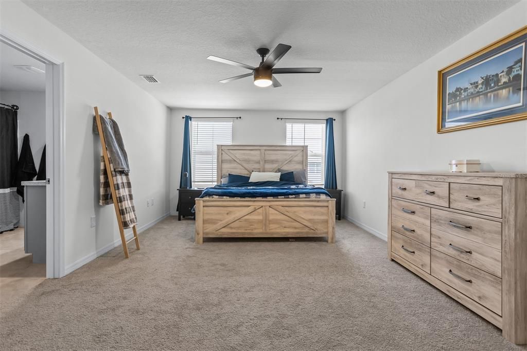 For Sale: $435,000 (5 beds, 3 baths, 2605 Square Feet)