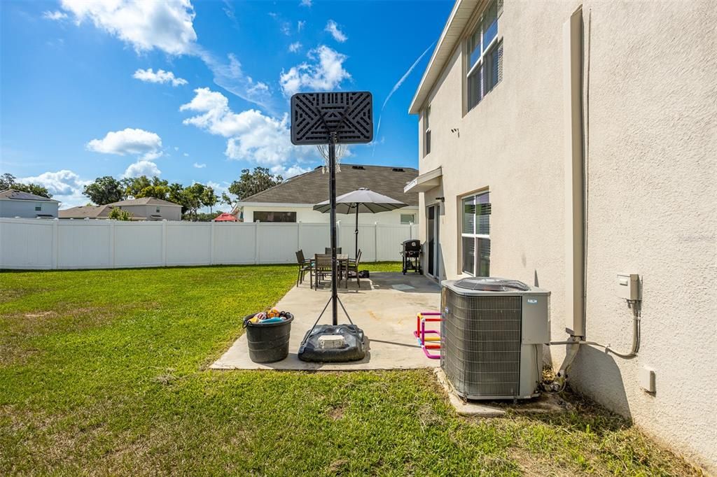 For Sale: $435,000 (5 beds, 3 baths, 2605 Square Feet)