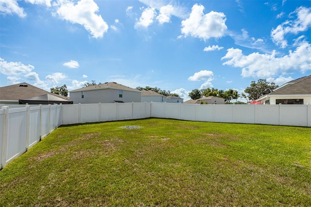 For Sale: $435,000 (5 beds, 3 baths, 2605 Square Feet)
