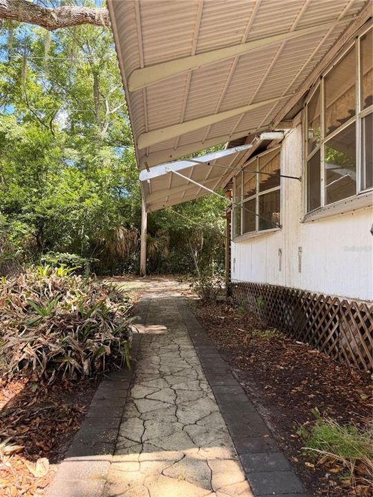 Activo con contrato: $205,000 (4 camas, 2 baños, 1426 Pies cuadrados)